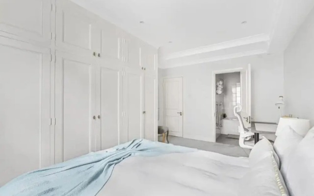 4-bed Knightsbridge Home Gym Cinema Jacuzzi