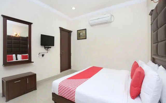 OYO 12989 White Diamond Hotel