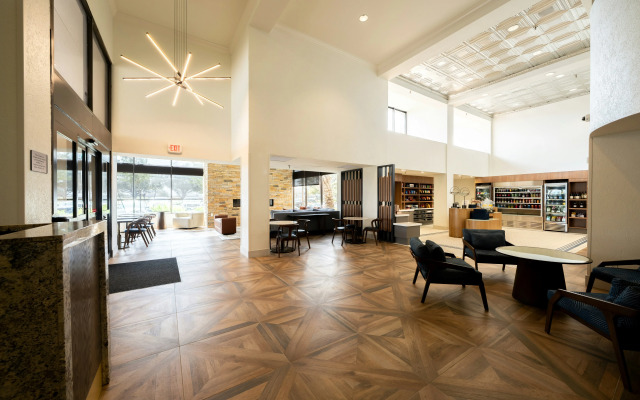 Doubletree by Hilton Houston Hobby Airport