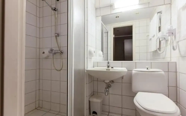 F2 Hotel and Apartment