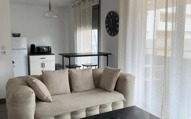 T2 Port Marianne avec balcon et place de parking