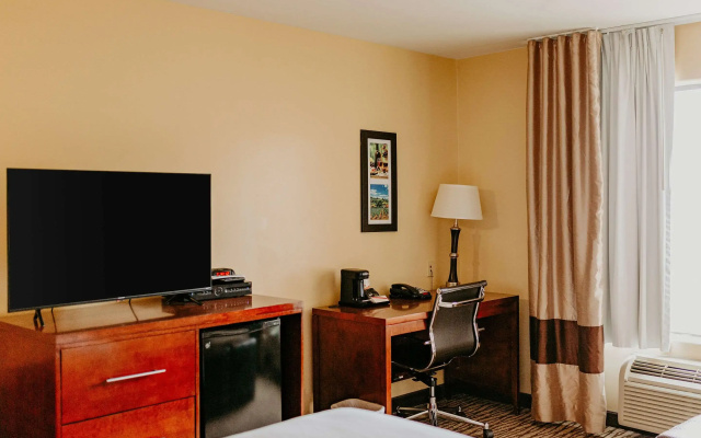 Comfort Inn Pomona near Fairplex