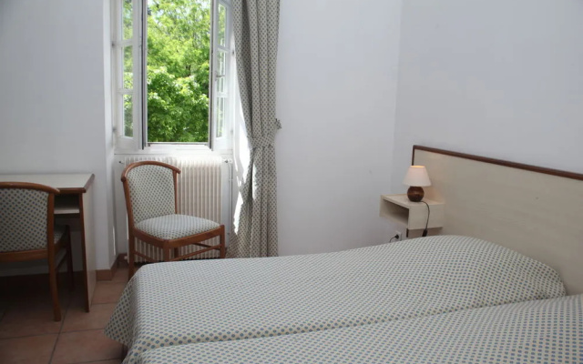hostellerie de labbaye de frigolet