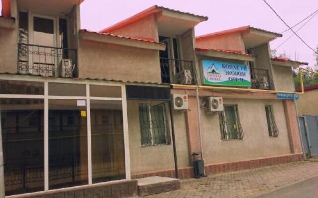 Esentai Hostel Алматы вид на фасад