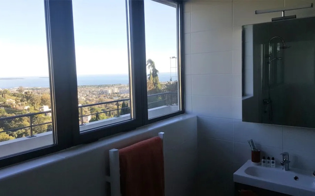 Maison vue panoramique et piscine