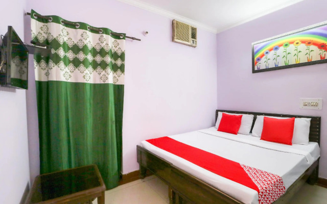 OYO 69395 Hotel Crown Plaza