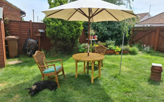 East of Ipswich Bed and Breakfast - Private & Dorm Rooms Suffolk