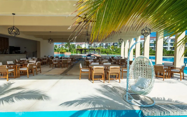 Z Casa Girasol 2 Bedroom Condo by Redawning
