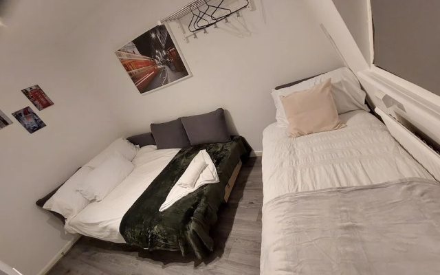 2-bed Apartment Sleeps 7 With Wi-fi