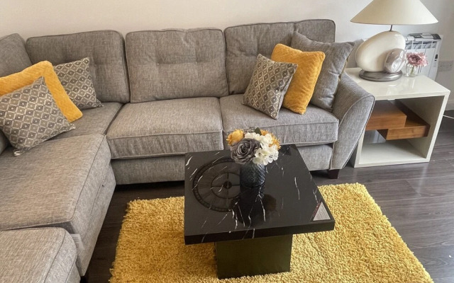 Aarons Stunning 2-bed in Aberdeen City Centre