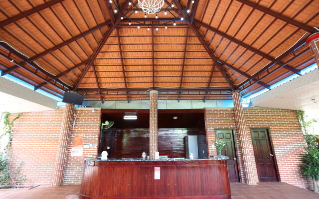 Отель Countryside Garden Resort & Bar вид на фасад