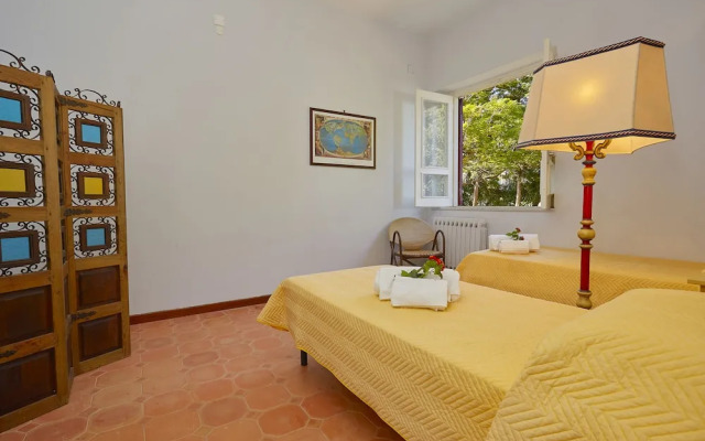 Villa Del Carrubo