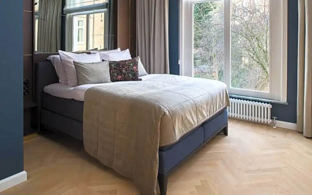 Spinoza Suites