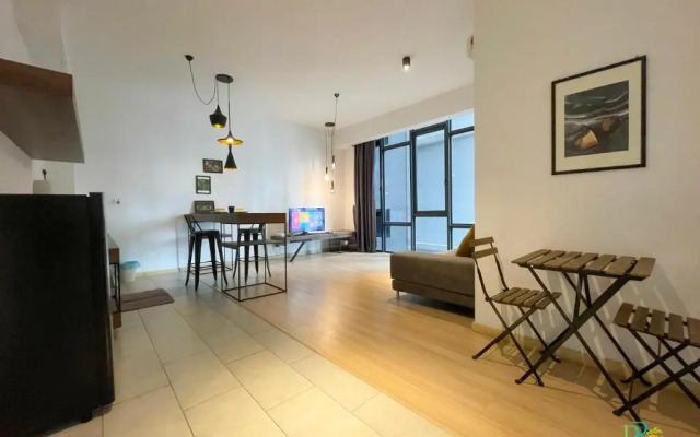 Cube 8 Teens Taman Mount Austin Apartment by Uha