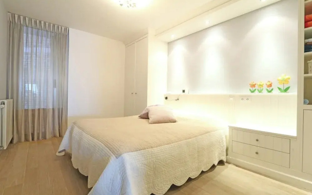 Apartment in Het Zoute With Sea Views