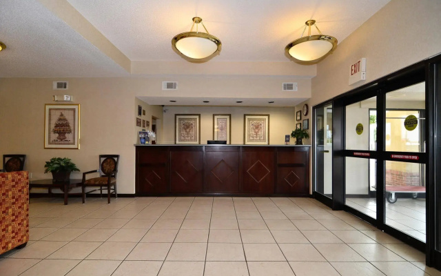 Best Western Hiram Inn & Suites