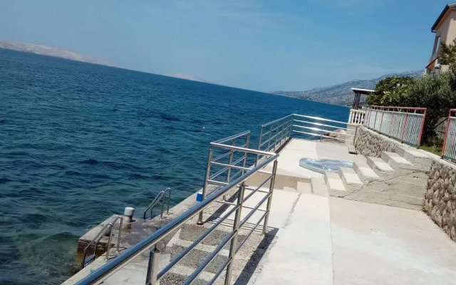 Toma - 5m From the sea With Parking - SA3