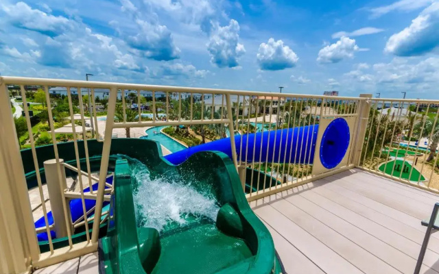 Stunning Lakeview Townhome w/ Private Pool!