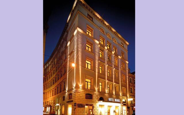 Hotel Wandl вид на фасад