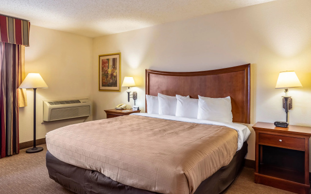 Quality Inn & Suites Albuquerque Midtown - University Area
