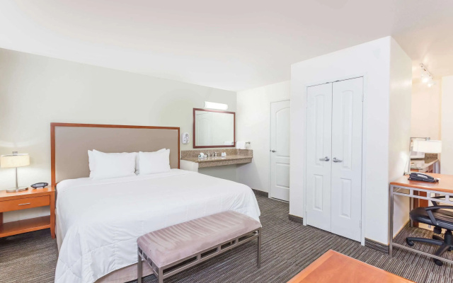 Hawthorn Suites by Wyndham Victorville
