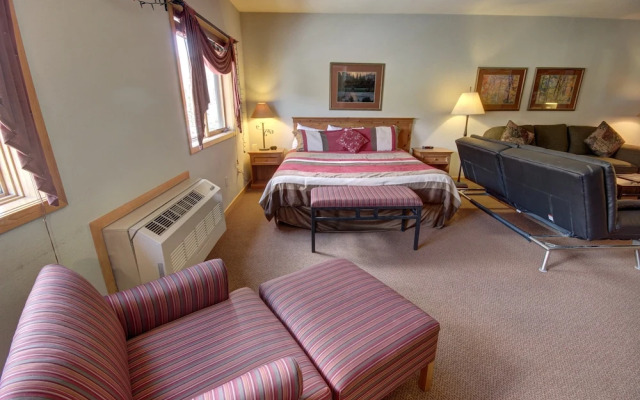 Gateway Lodge 5016