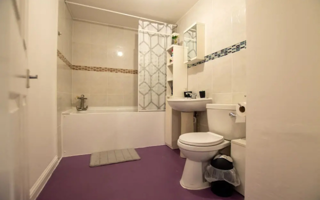 Inviting 4-bed Apartment in Dundee