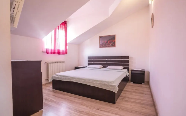 Luxury Spacious apt Near Znjan Beach w sea View