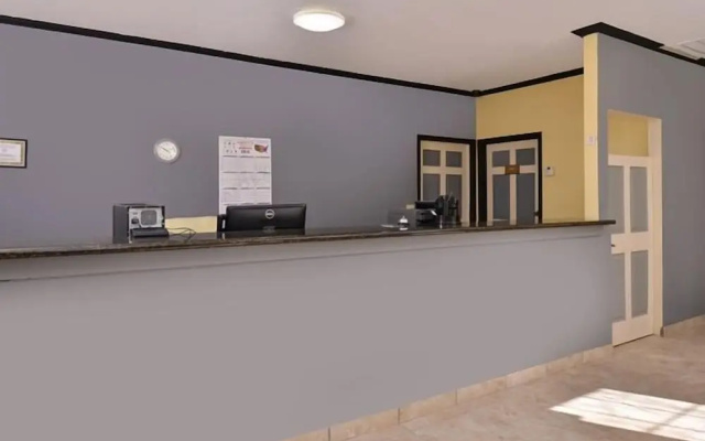 La Bonita Inn And Suites