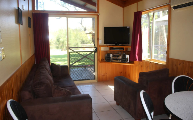 Lani's Holiday Island - Caravan Park