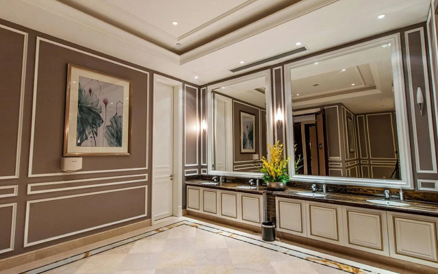 World Trade Winning Hotel
