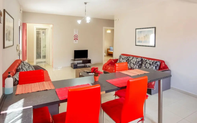 Pleasant Apartment in N. Irakleitsa With Garden
