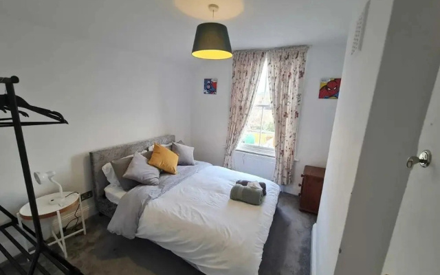 3-bed House in London Self-contained in Ladywell