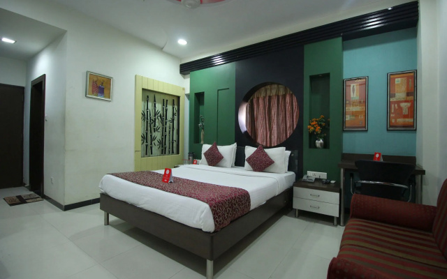 OYO 900 Marshall The Grand Hotel