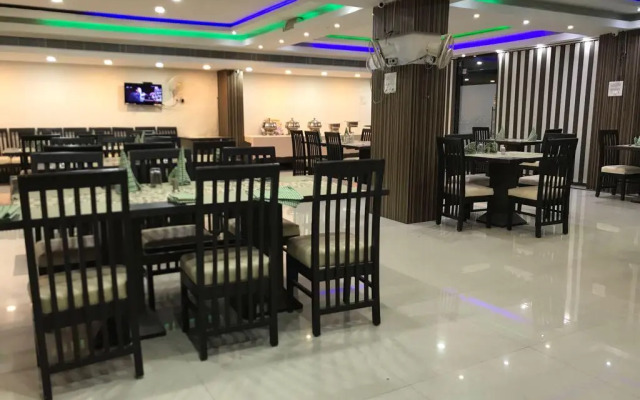 Hotel Sarweshwary