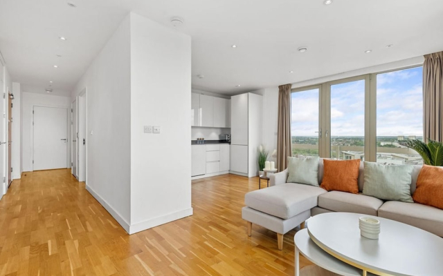 East Village Luxury Apartment - London