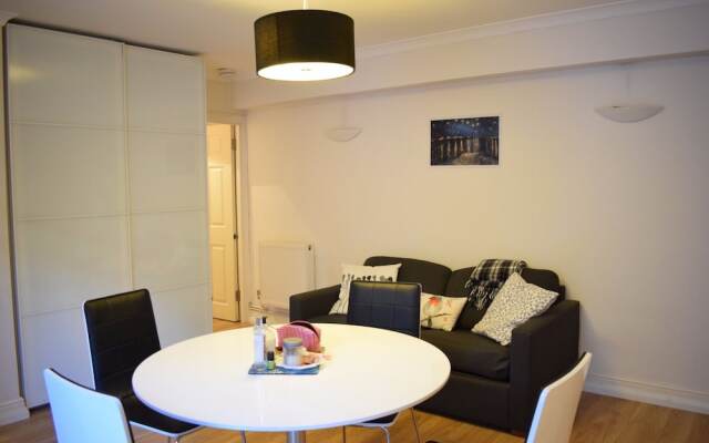Отель Central Studio Flat Opposite Regent's Park Великобритания, Лондон - отзывы, цены и фото номеров - забронировать отель Central Studio Flat Opposite Regent's Park онлайн комната для гостей