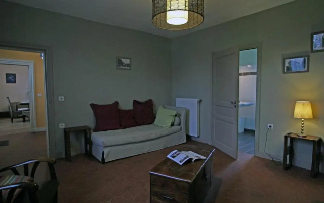 Gîte la Gonfrière, 5 Pièces, 8 Personnes - Fr-1-497-78