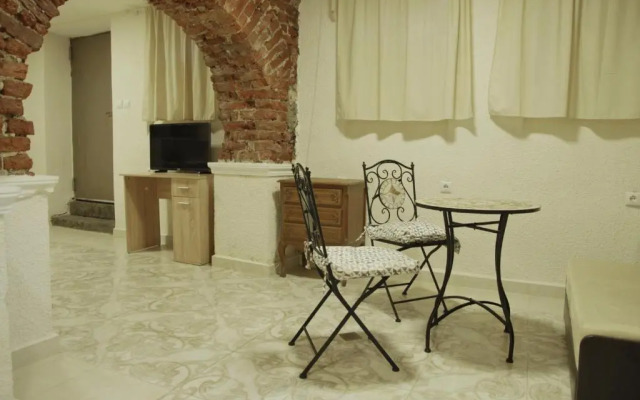 Top Center Semi-detached Apartment Studio