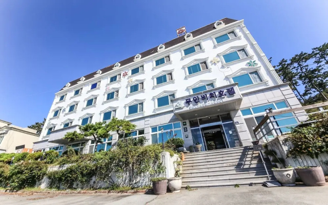Muan Beach Hotel