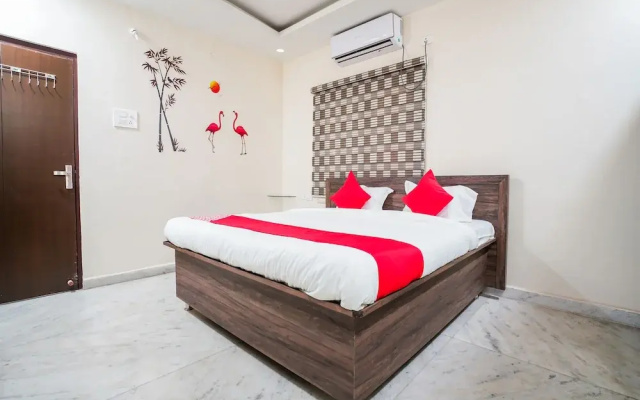 Oyo 22445 Lakshmi Residency