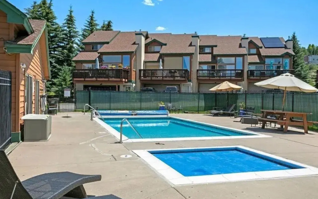 1060 Imperial Condo by RedAwning