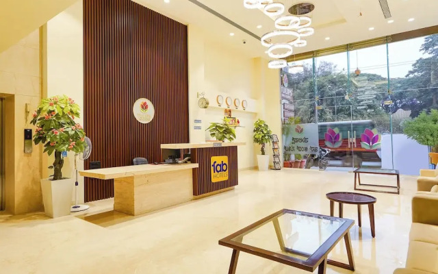 Oriva Tulips Inn and Suites - Nr. Majestic