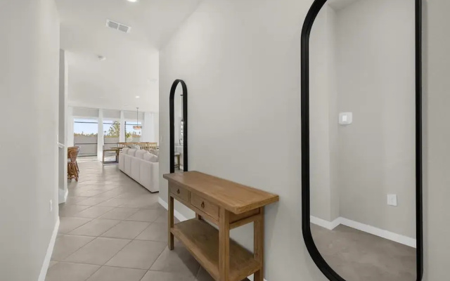 Elegant 6BR Home Perfect for Families