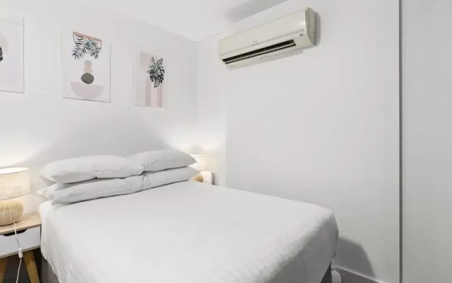 Ground Floor One-bed With Courtyard Access