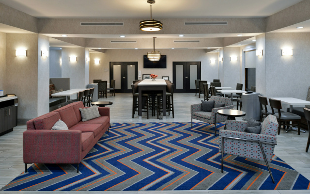 Hampton Inn Kansas City Northeast