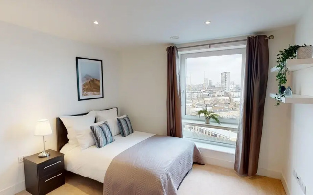 3 Bedroom Apartment in Canary Wharf