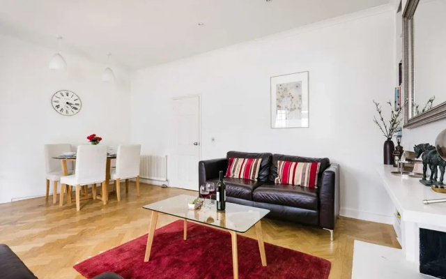 Chic Coleherne Road Garden House