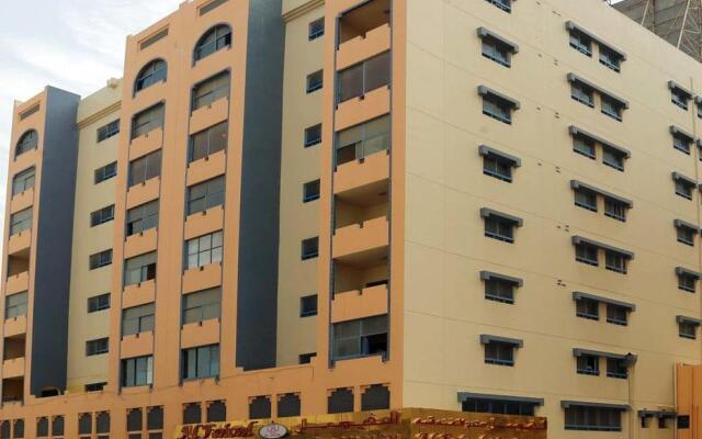 Aureate Hotel Apartments вид на фасад