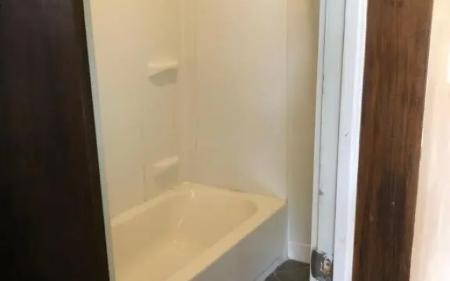 1/F 2 bed rooms